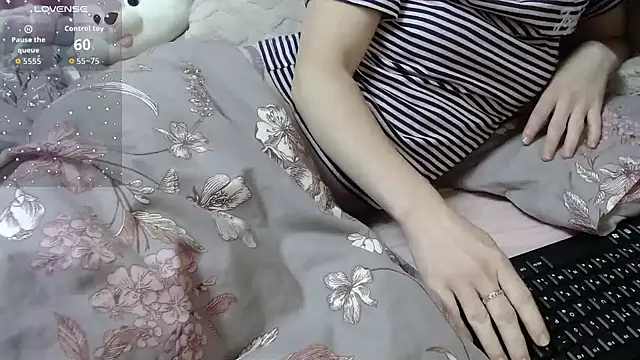 Viktoriiya bald online show from November 2025 12:10:01 AM