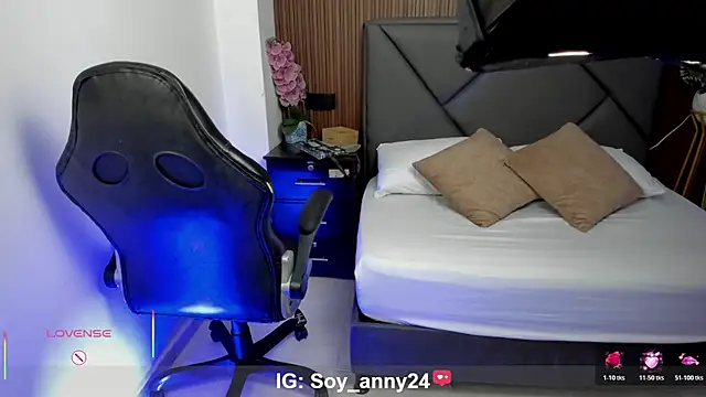 Snapshot of anny_rouse24 chatting on June 2026 02:43:01 PM anny rouse24 online show from June 2026 02:43:01 PM