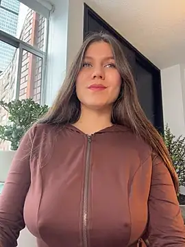 AmelieLaurent  online show from May 2026 05:12:02 PM