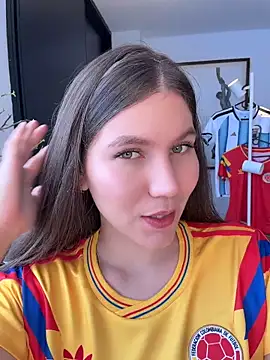 Snapshot of AmelieLaurent_ chatting on June 2026 03:49:02 PM AmelieLaurent online show from June 2026 03:49:02 PM