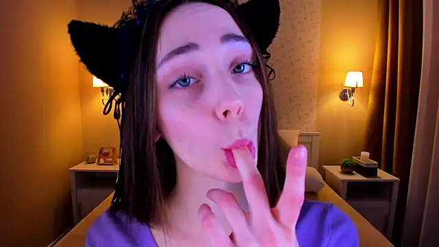 Snapshot of Lexi_Split chatting on February 2025 06:57:01 AM Lexi Split online show from February 2025 06:57:01 AM