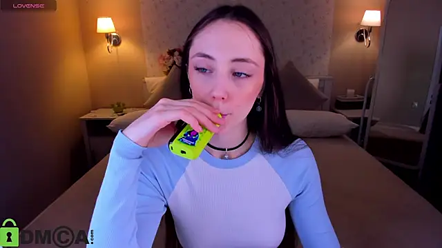 Snapshot of Lexi_Split chatting on March 2026 04:25:02 AM Lexi Split online show from March 2026 04:25:02 AM