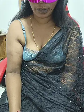 Snapshot of Malluivaniya chatting on December 2025 06:32:01 AM Malluivaniya online show from December 2025 06:32:01 AM