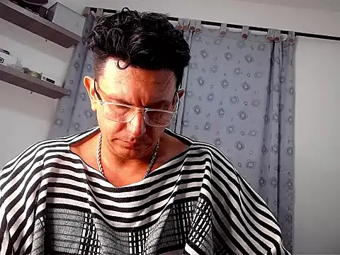 Snapshot of pedropicapi chatting on November 2025 12:32:02 AM pedropicapi online show from November 2025 12:32:02 AM