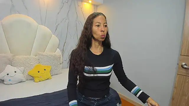 Snapshot of Rosalinda_Cortez chatting on December 2024 12:29:02 PM Rosalinda Cortez online show from December 2024 12:29:02 PM