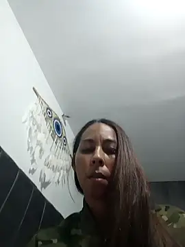 Snapshot of Rosalinda_Cortez chatting on January 2025 12:00:01 AM Rosalinda Cortez online show from January 2025 12:00:01 AM
