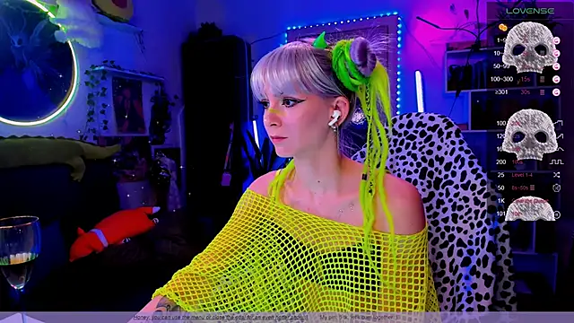 Fridart-house Fortuna online show from November 2025 09:58:01 PM