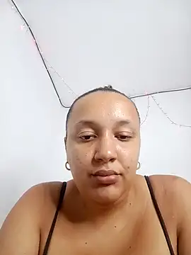 Snapshot of Miss-boobs chatting on December 2024 08:05:02 PM Miss-boobs online show from December 2024 08:05:02 PM