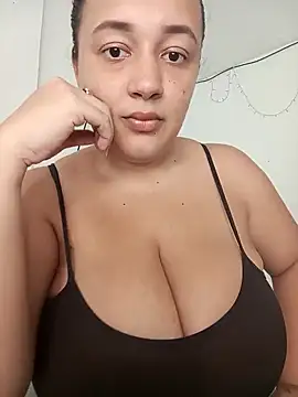 Snapshot of Miss-boobs chatting on January 2025 07:17:02 PM Miss-boobs online show from January 2025 07:17:02 PM