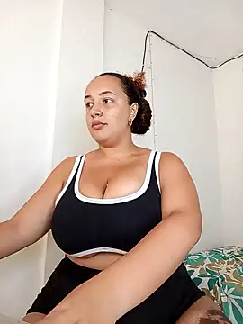 Snapshot of Miss-boobs chatting on February 2025 05:37:01 PM Miss-boobs online show from February 2025 05:37:01 PM