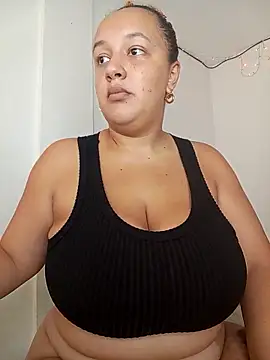 Snapshot of Miss-boobs chatting on March 2025 08:25:01 PM Miss-boobs online show from March 2025 08:25:01 PM