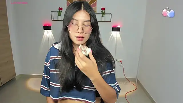 emily villamil online show from March 2026 09:41:01 PM