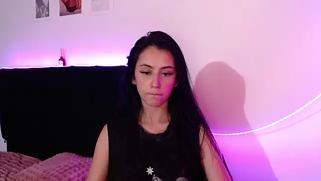 Snapshot of Coralinnee_ chatting on March 2025 04:03:01 AM Coralinnee  online show from March 2025 04:03:01 AM