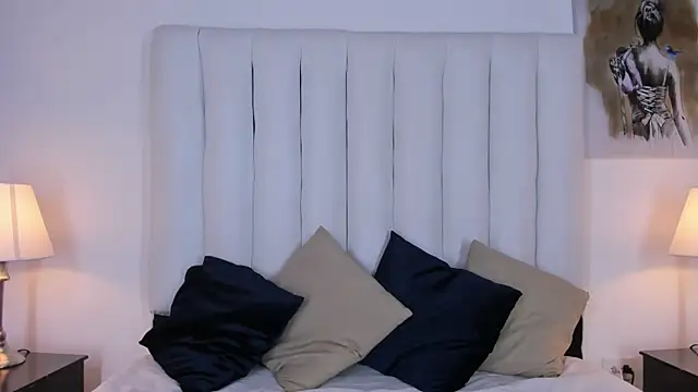 Snapshot of Violet_queen20 chatting on November 2025 06:56:02 PM Violet queen20 online show from November 2025 06:56:02 PM