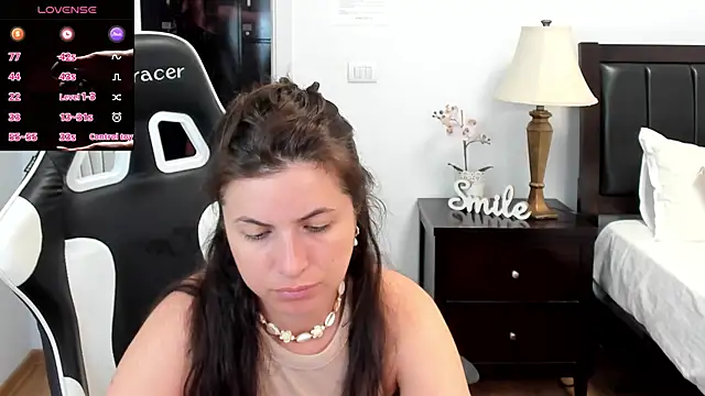 Snapshot of AmyPure_ chatting on June 2026 05:01:02 AM AmyPure online show from June 2026 05:01:02 AM