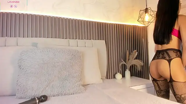 SHANONCLARK online show from November 2025 06:13:01 PM