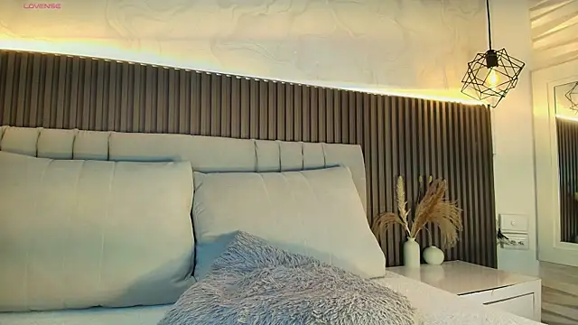 SHANONCLARK online show from January 2026 07:06:02 PM