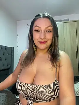 Snapshot of Lady__Pink chatting on June 2026 08:51:01 PM Lady Pink online show from June 2026 08:51:01 PM