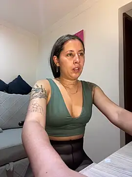 Snapshot of marthina_thompsson chatting on March 2025 02:47:02 AM marthina thompsson online show from March 2025 02:47:02 AM