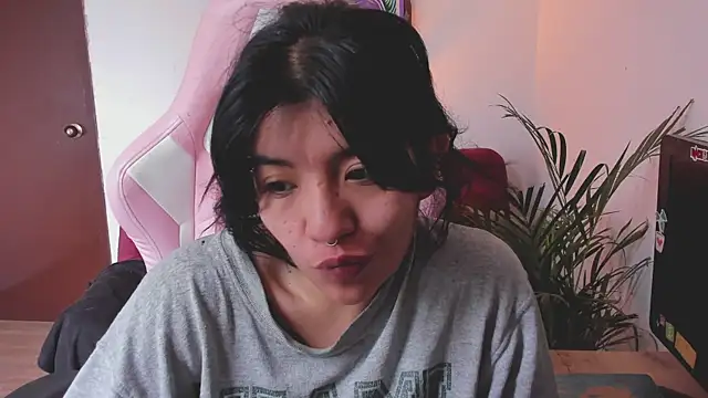 annie walker6 online show from December 2024 05:55:01 PM