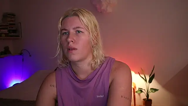 moonamii online show from January 2025 06:26:01 PM