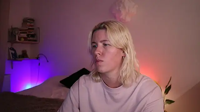 moonamii online show from January 2025 10:30:02 PM