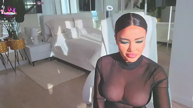 Snapshot of wowEva chatting on November 2025 09:26:02 AM wowEva online show from November 2025 09:26:02 AM