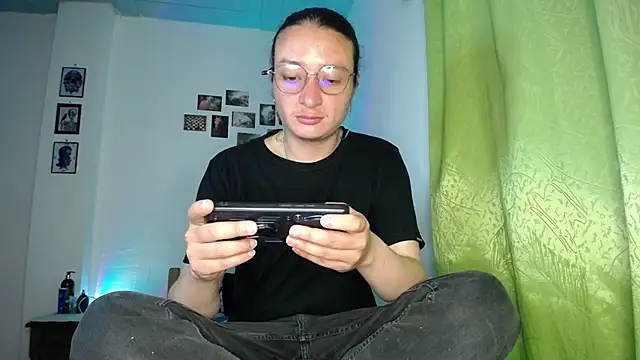 Snapshot of monkeywillwhite chatting on November 2025 02:03:01 AM monkeywillwhite online show from November 2025 02:03:01 AM