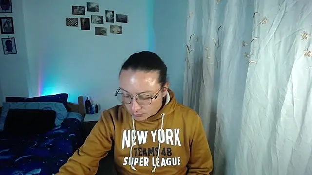 Snapshot of monkeywillwhite chatting on February 2026 02:59:02 AM monkeywillwhite online show from February 2026 02:59:02 AM