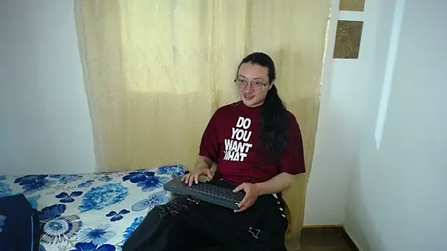 Snapshot of monkeywillwhite chatting on May 2026 05:16:02 AM monkeywillwhite online show from May 2026 05:16:02 AM