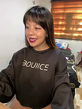 Snapshot of Bruja_lu chatting on February 2025 04:29:01 PM Bruja lu online show from February 2025 04:29:01 PM