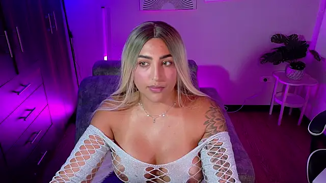 Snapshot of a_belladanger chatting on May 2026 02:06:02 AM a belladanger online show from May 2026 02:06:02 AM