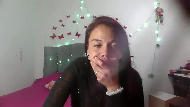 AmaraRoberts420 online show from March 2025 12:04:01 AM