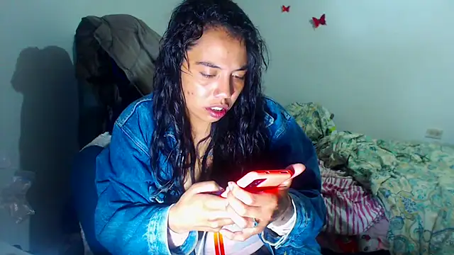 AmaraRoberts420 online show from November 2025 02:03:01 AM