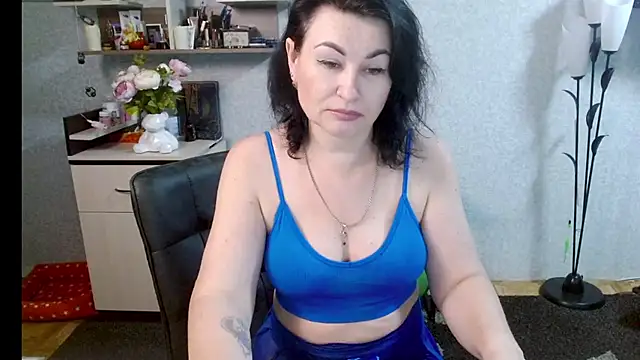 BeatriksS online show from February 2025 05:17:02 PM