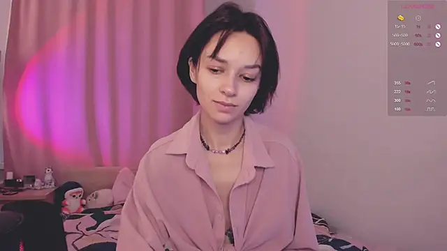 Snapshot of VivianLy_ chatting on December 2025 12:14:02 PM VivianLy online show from December 2025 12:14:02 PM