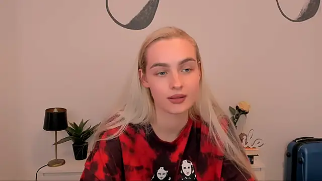 OliviaKisss online show from October 2025 08:28:02 PM