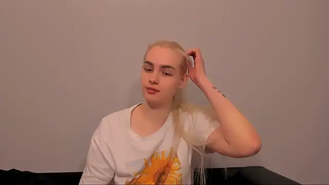 Snapshot of OliviaKisss chatting on March 2026 01:15:02 PM OliviaKisss online show from March 2026 01:15:02 PM