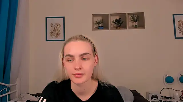 Snapshot of OliviaKisss chatting on April 2026 06:09:01 PM OliviaKisss online show from April 2026 06:09:01 PM