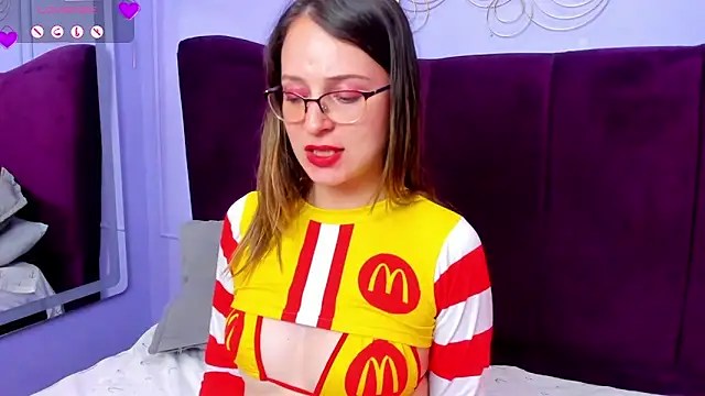 Snapshot of AmbeerWood_ chatting on March 2025 06:00:02 PM AmbeerWood online show from March 2025 06:00:02 PM