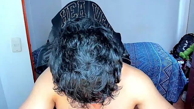 Tommy Bred online show from November 2025 05:11:01 PM