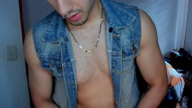 Tommy Bred online show from July 2026 07:08:02 PM