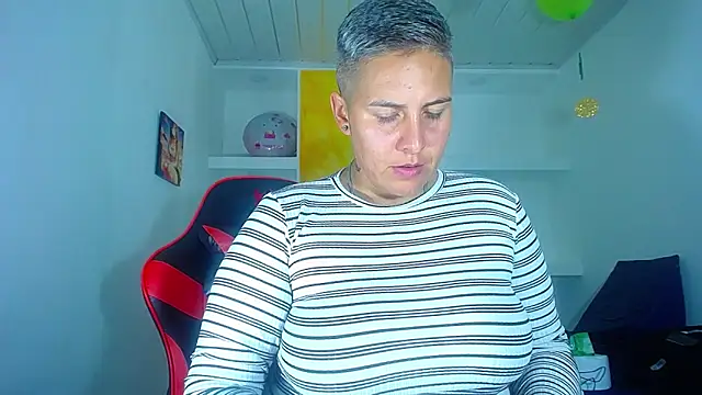 Yessi rousse online show from March 2025 05:04:01 PM