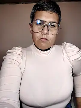 Yessi rousse online show from January 2026 09:52:02 PM