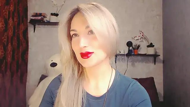 Snapshot of MillaXQueen chatting on February 2025 12:39:02 PM MillaXQueen online show from February 2025 12:39:02 PM