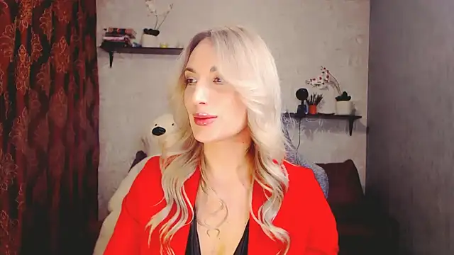 Snapshot of MillaXQueen chatting on February 2025 02:37:01 PM MillaXQueen online show from February 2025 02:37:01 PM