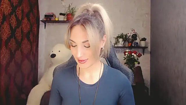 Snapshot of MillaXQueen chatting on March 2025 09:53:02 AM MillaXQueen online show from March 2025 09:53:02 AM