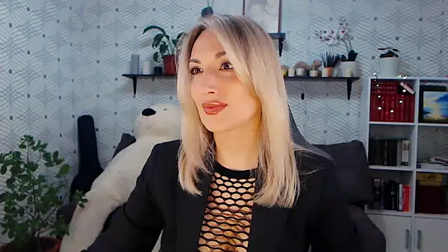 Snapshot of MillaXQueen chatting on March 2026 11:15:01 AM MillaXQueen online show from March 2026 11:15:01 AM