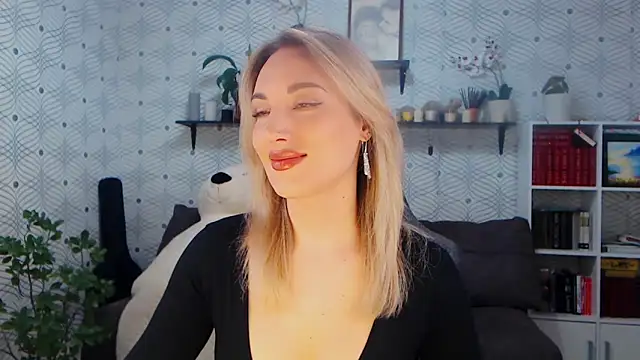 Snapshot of MillaXQueen chatting on April 2026 03:04:01 PM MillaXQueen online show from April 2026 03:04:01 PM