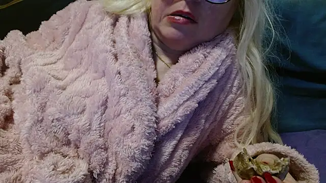 martachatte online show from April 2026 06:10:01 PM